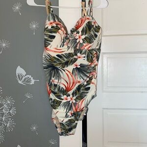 Womans Kona soul bathing suit size  XL